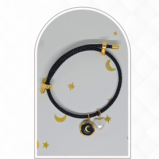 BLACK MOON
